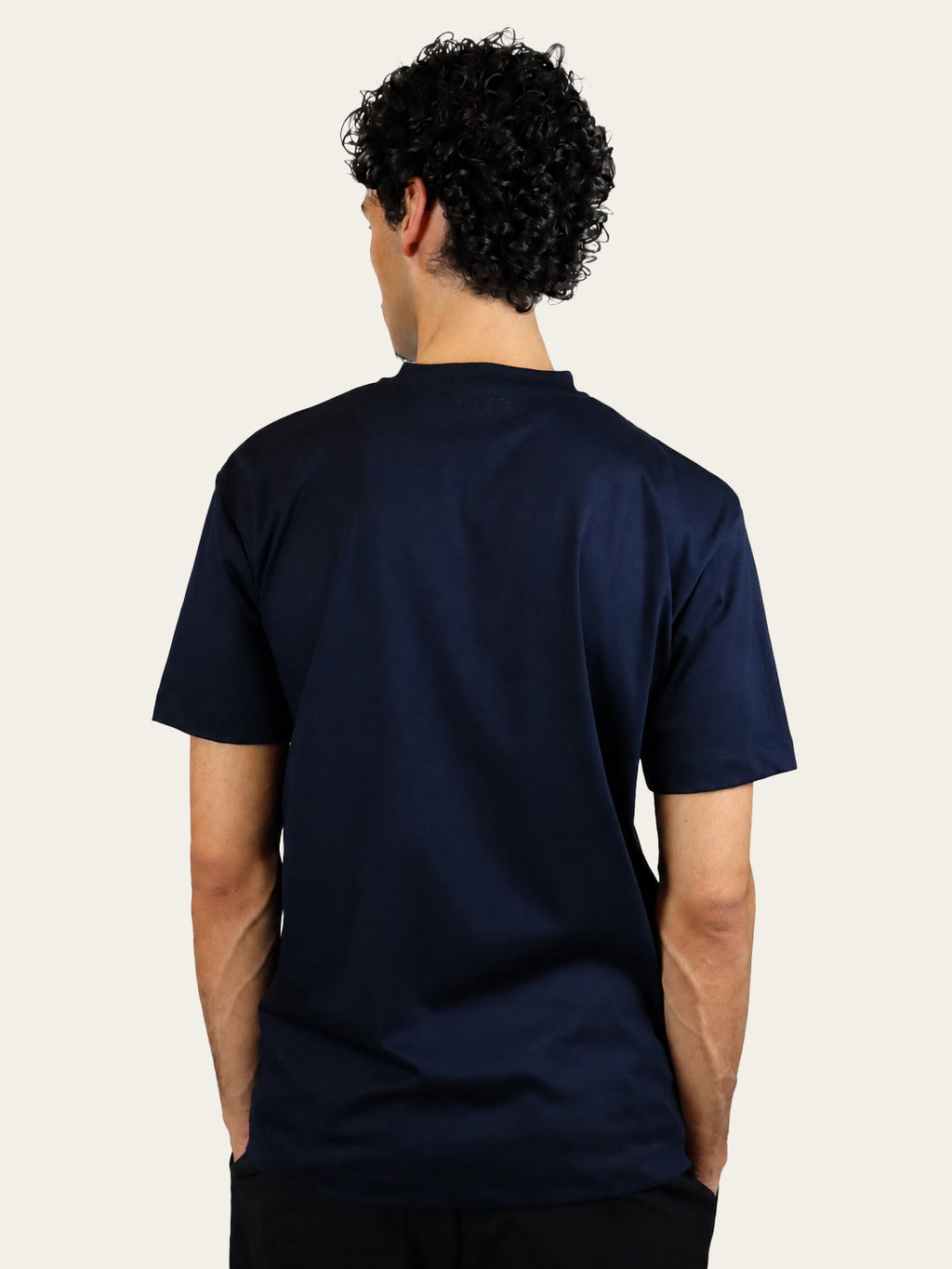 Mercerized T-shirt Navy - Model back