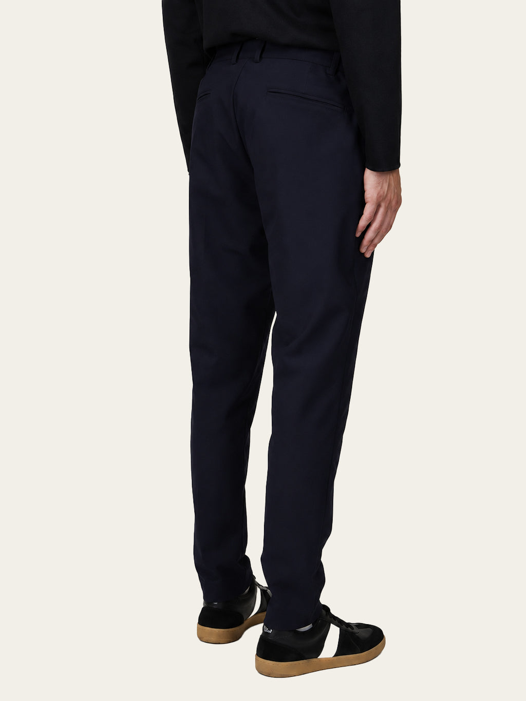 Trouser Navy - Model achterkant