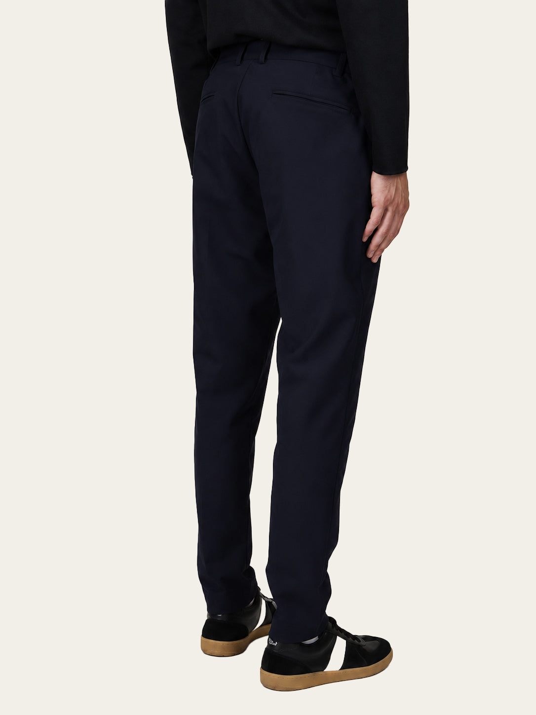 Trouser Navy - Model achterkant