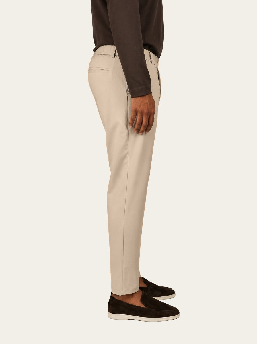 Trouser Beige - Model zijkant