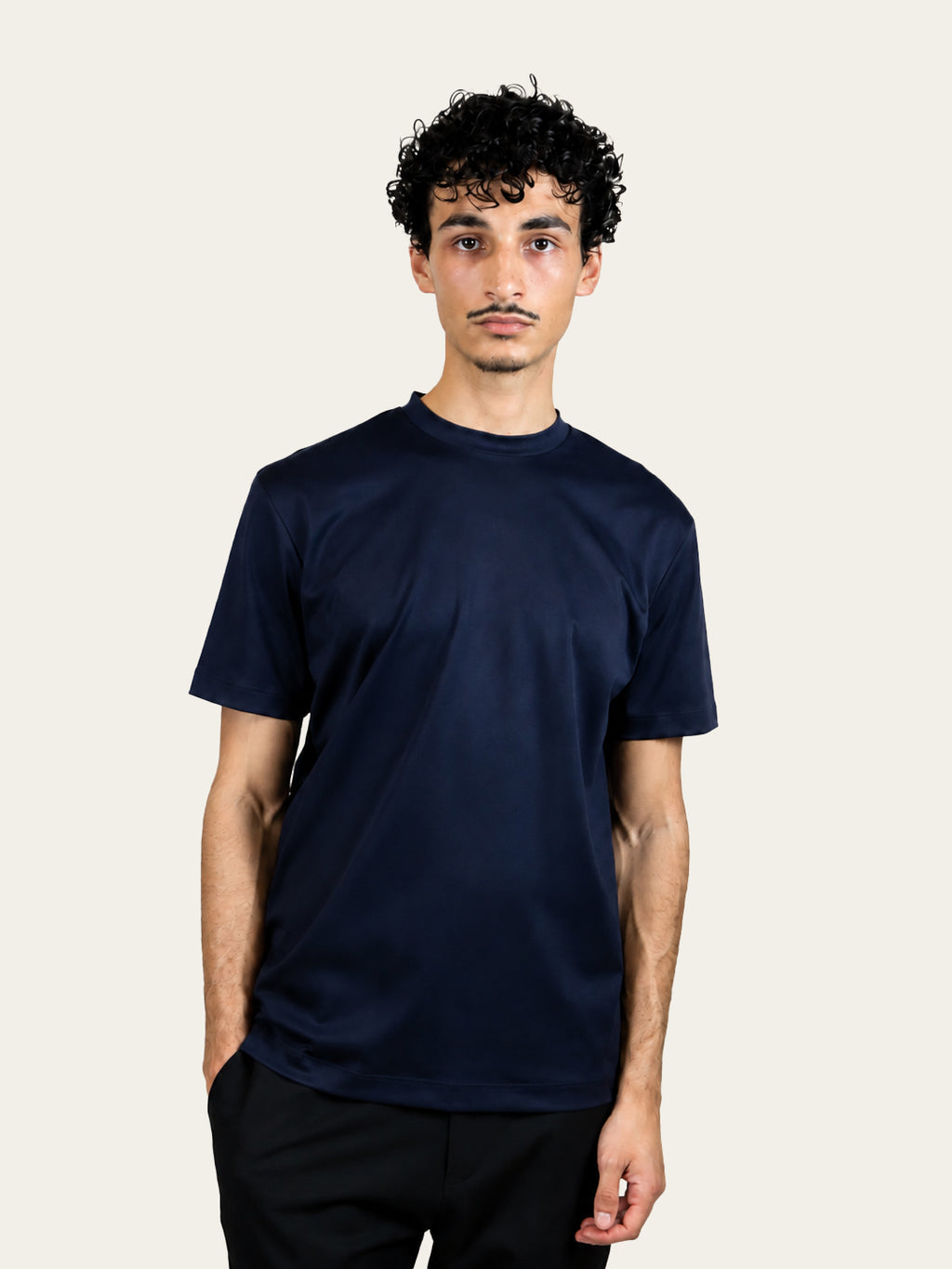 Mercerized T-shirt Navy - Model front